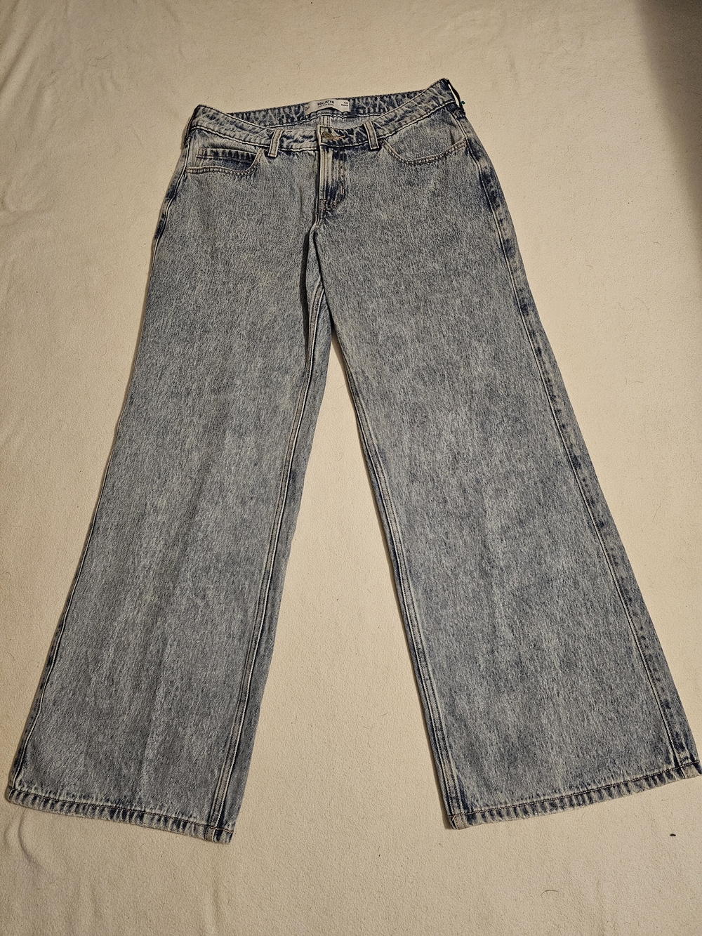 NEW! HOLLISTER Wome's Baggy Low-Rise Wide-Leg Jeans In Blue Ligth Wash Sz 6R/W28 - Picture 3 of 16